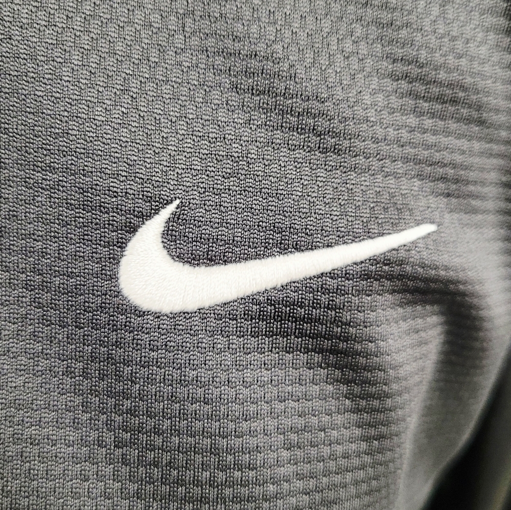 Nike Men’s Dri-FIT Black Performance Quarter-Zip Top – Size Large - Picture 4 of 6